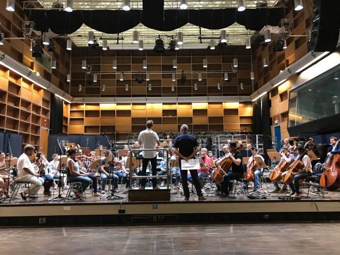 BR-Studio München mit dem Münchner Rundfunkorchester